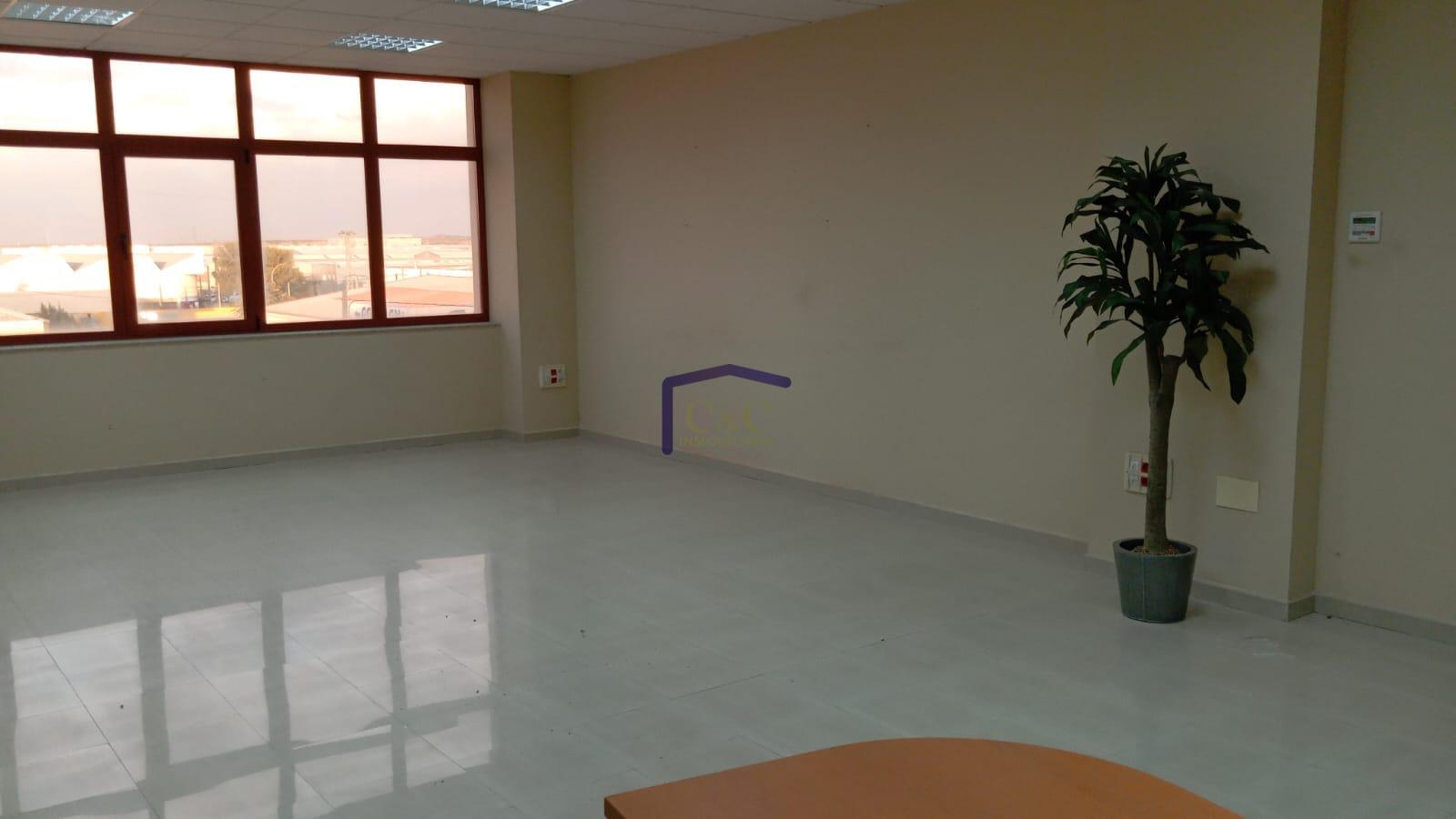Venta de local en Manzanares
