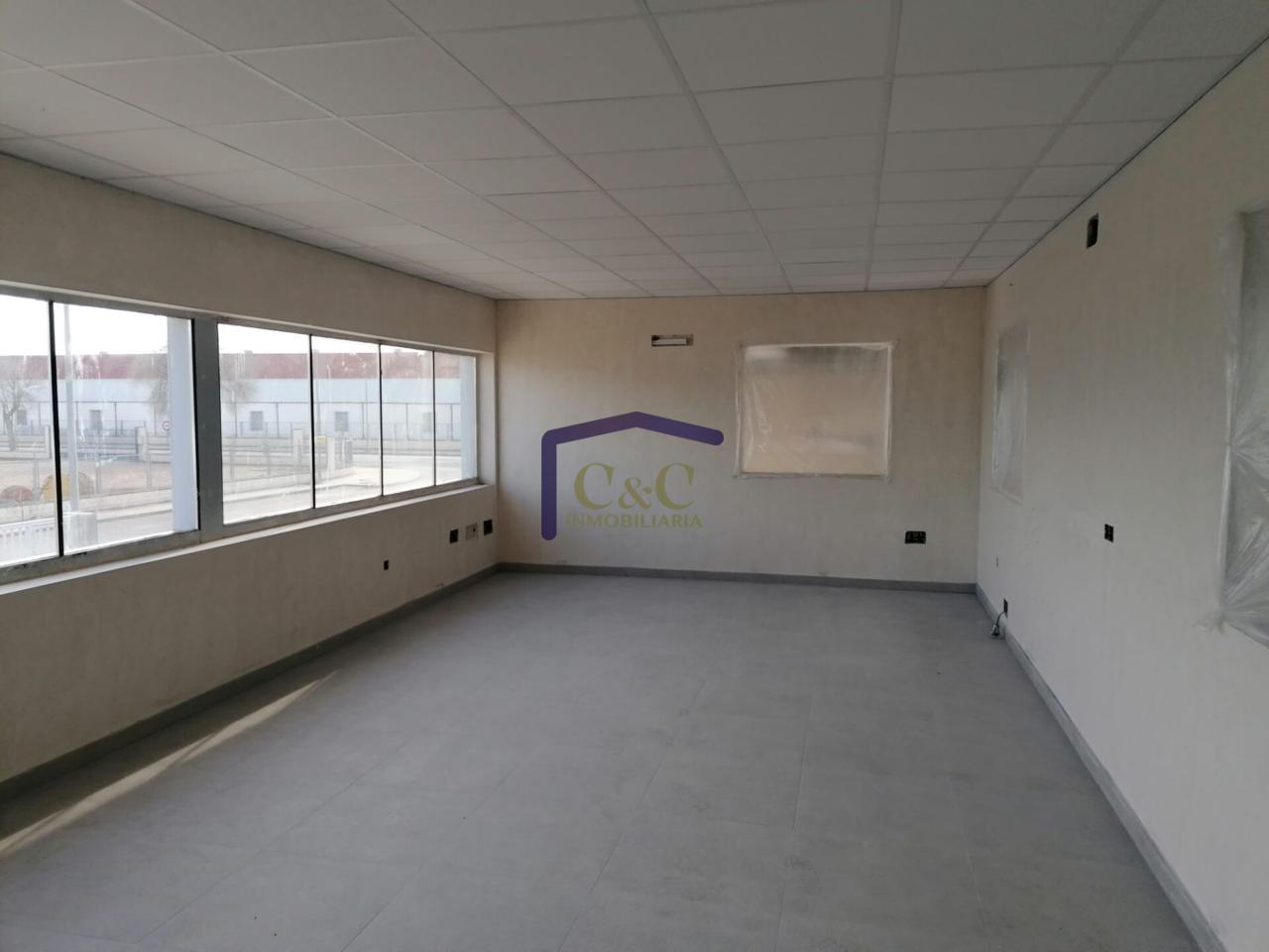 For sale of industrial plant/warehouse in Manzanares