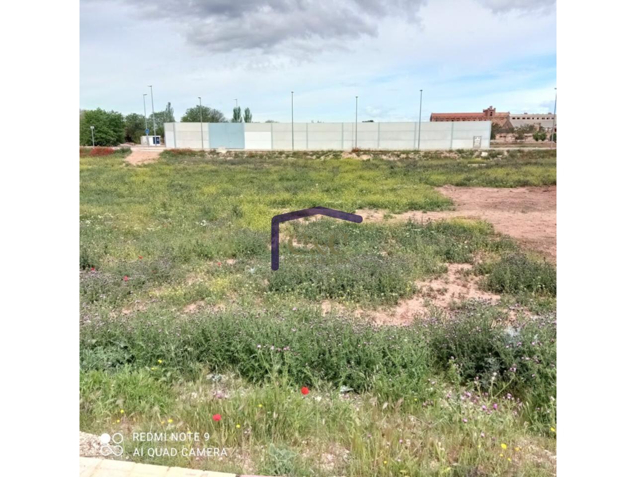 For sale of land in Manzanares