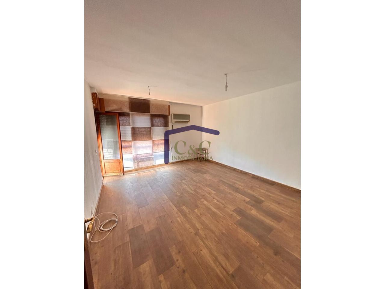 For sale of flat in Manzanares