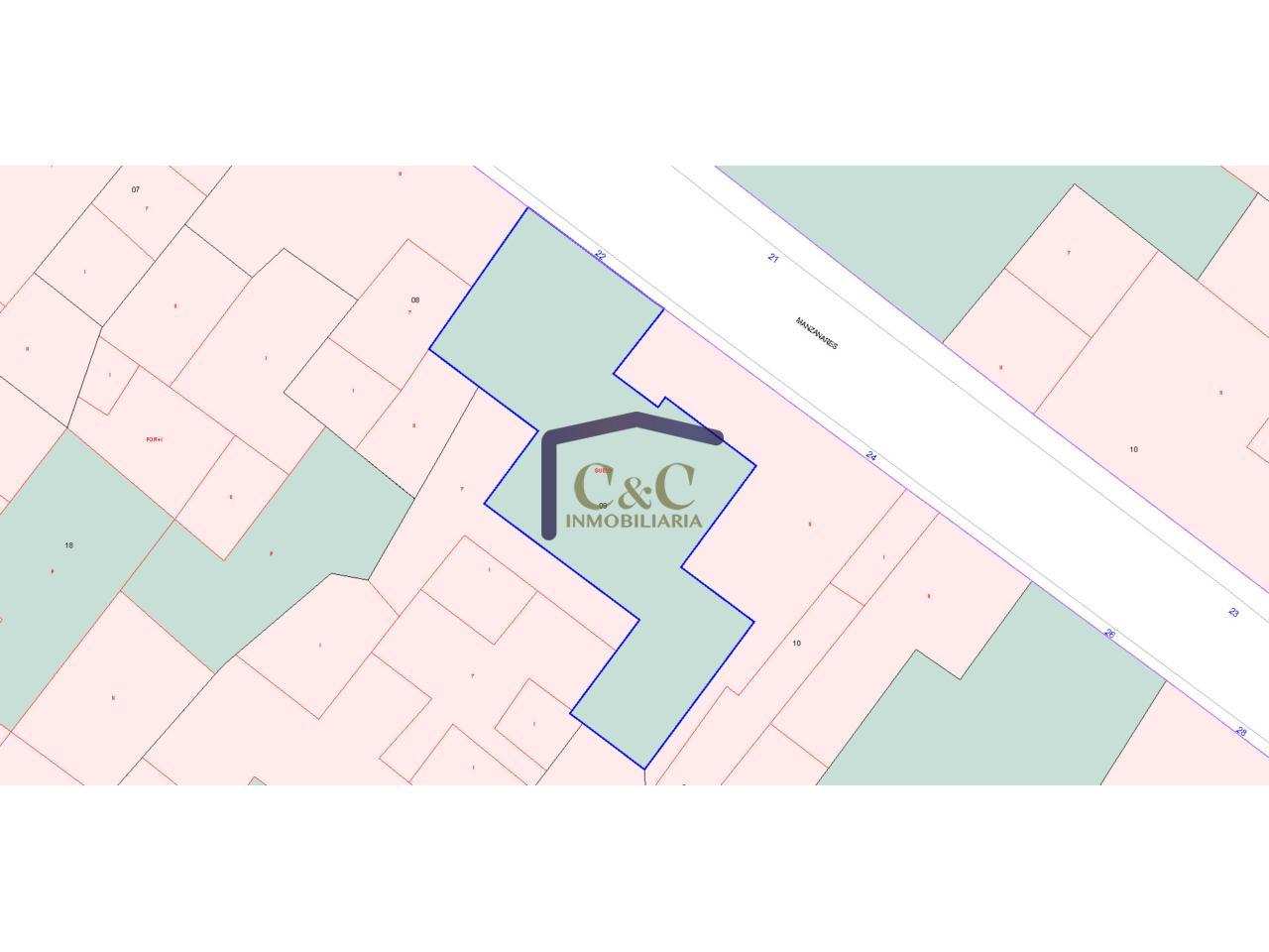 For sale of land in Manzanares
