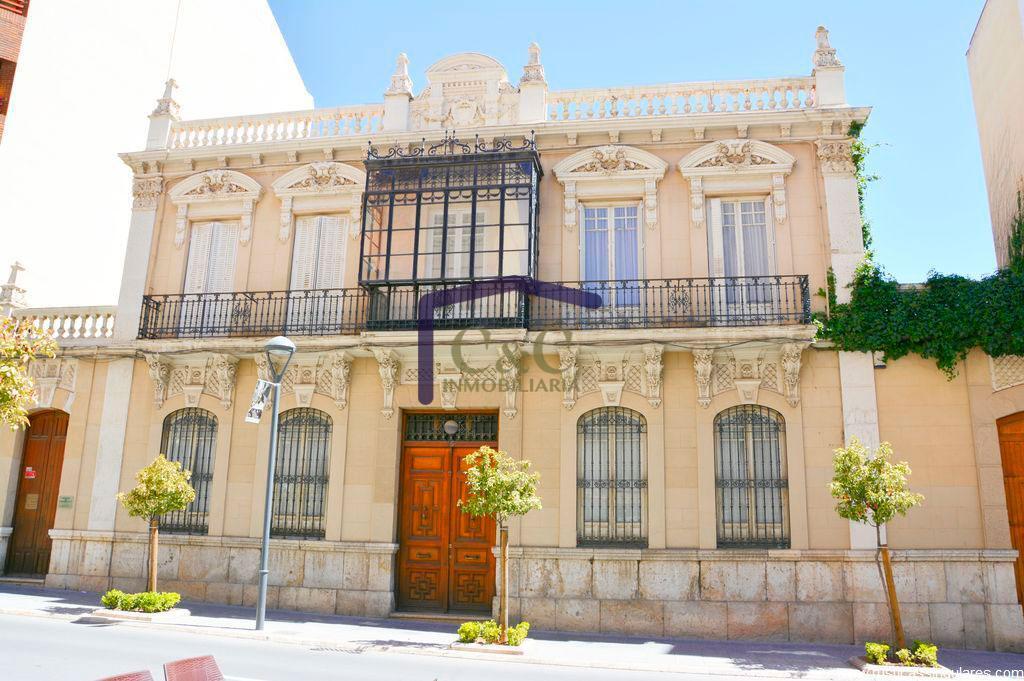 Venta de casa en Valdepeñas