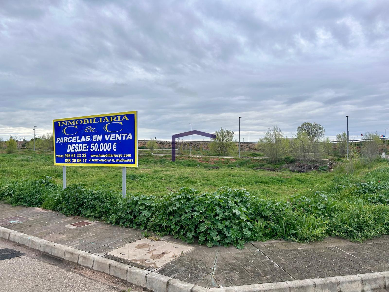 Venta de terreno en Manzanares