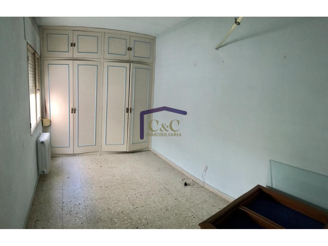 For sale of flat in Manzanares