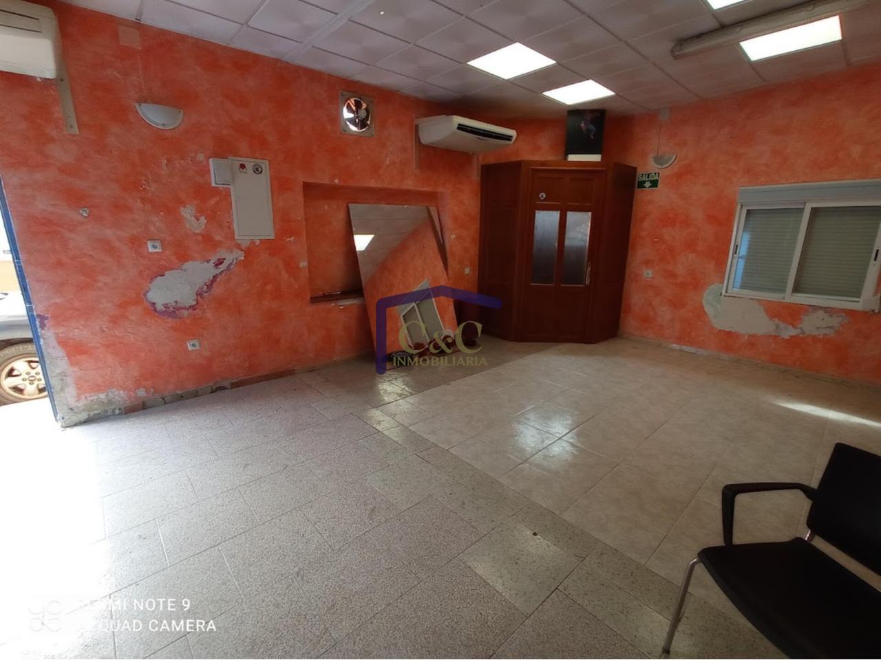 For sale of commercial in Manzanares