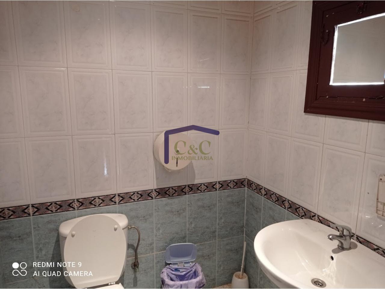 For sale of commercial in Manzanares