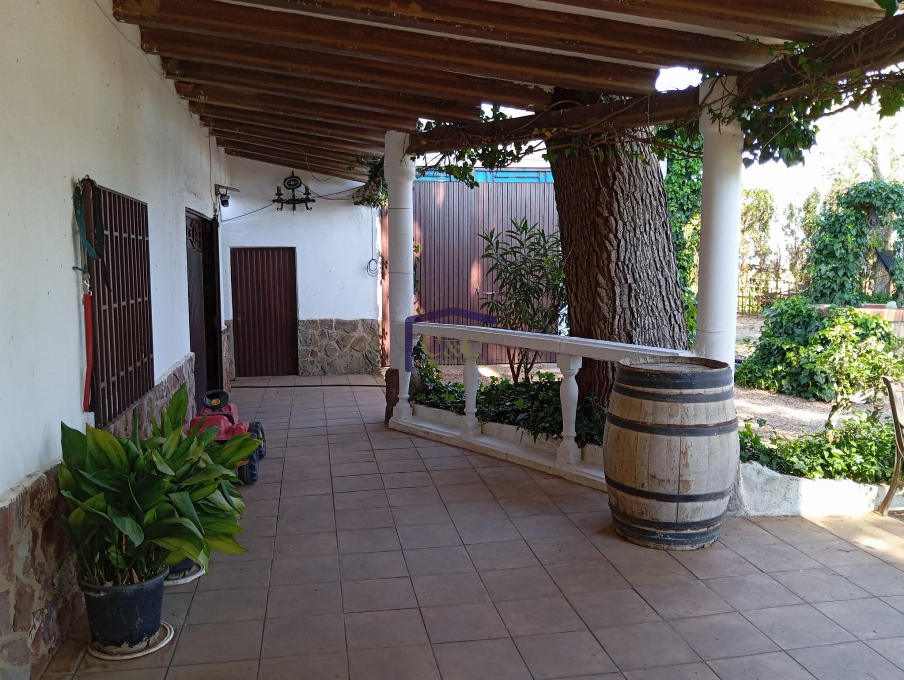 For sale of chalet in Manzanares