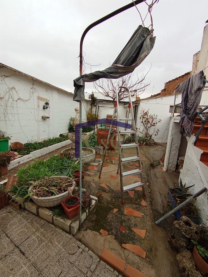 For sale of house in Manzanares