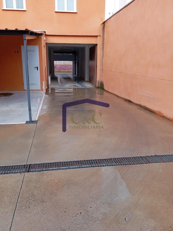 For sale of garage in Manzanares