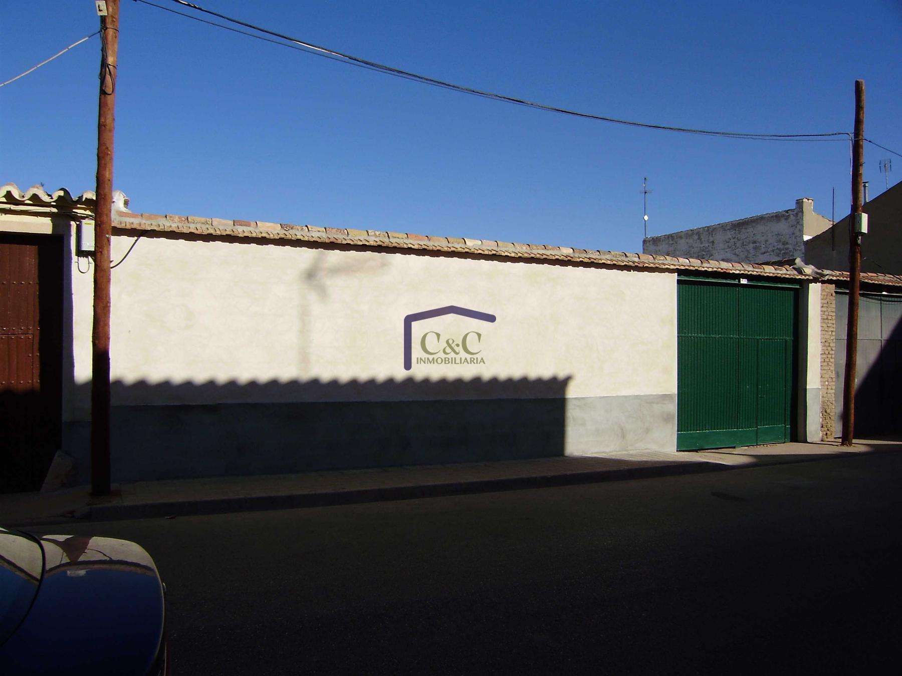 Venta de terreno en Manzanares