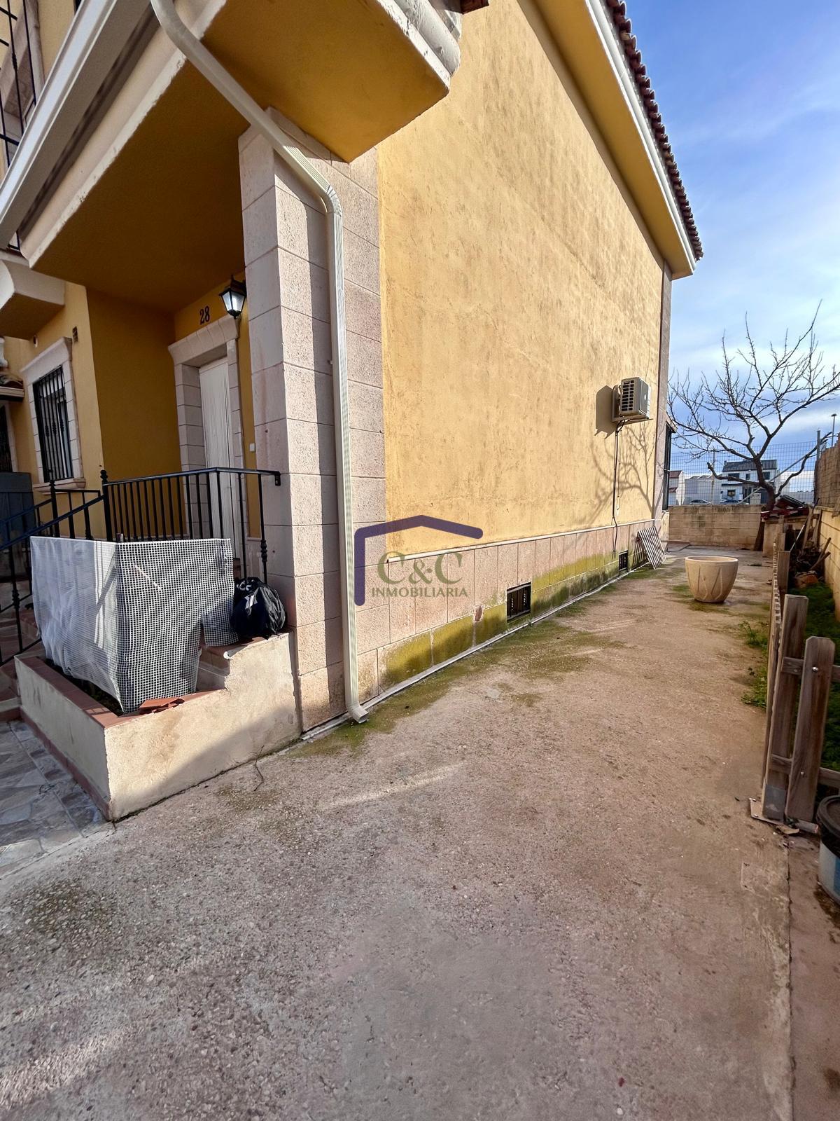 For sale of house in Manzanares