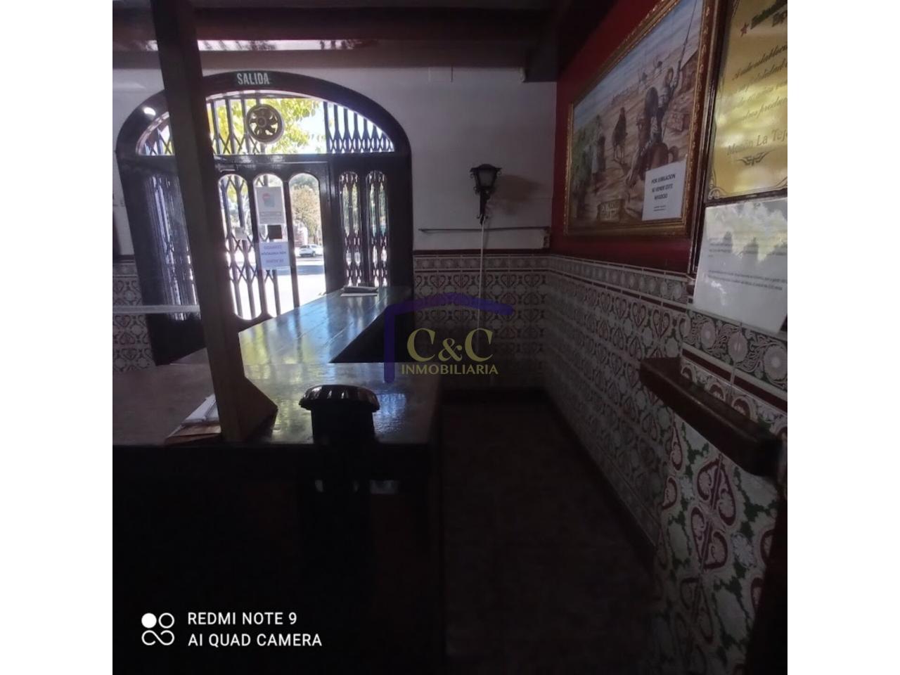 For sale of commercial in Manzanares