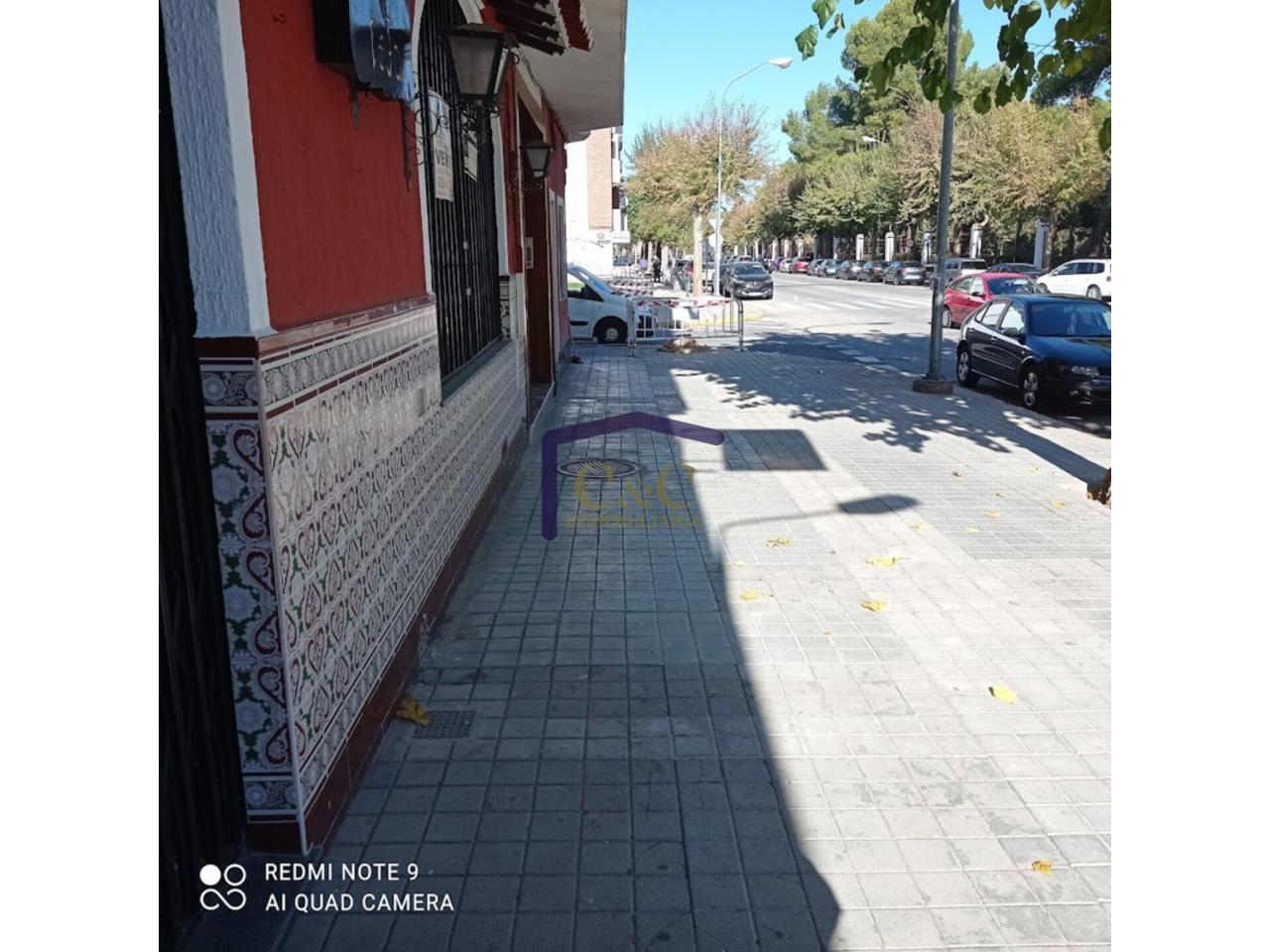 For sale of commercial in Manzanares