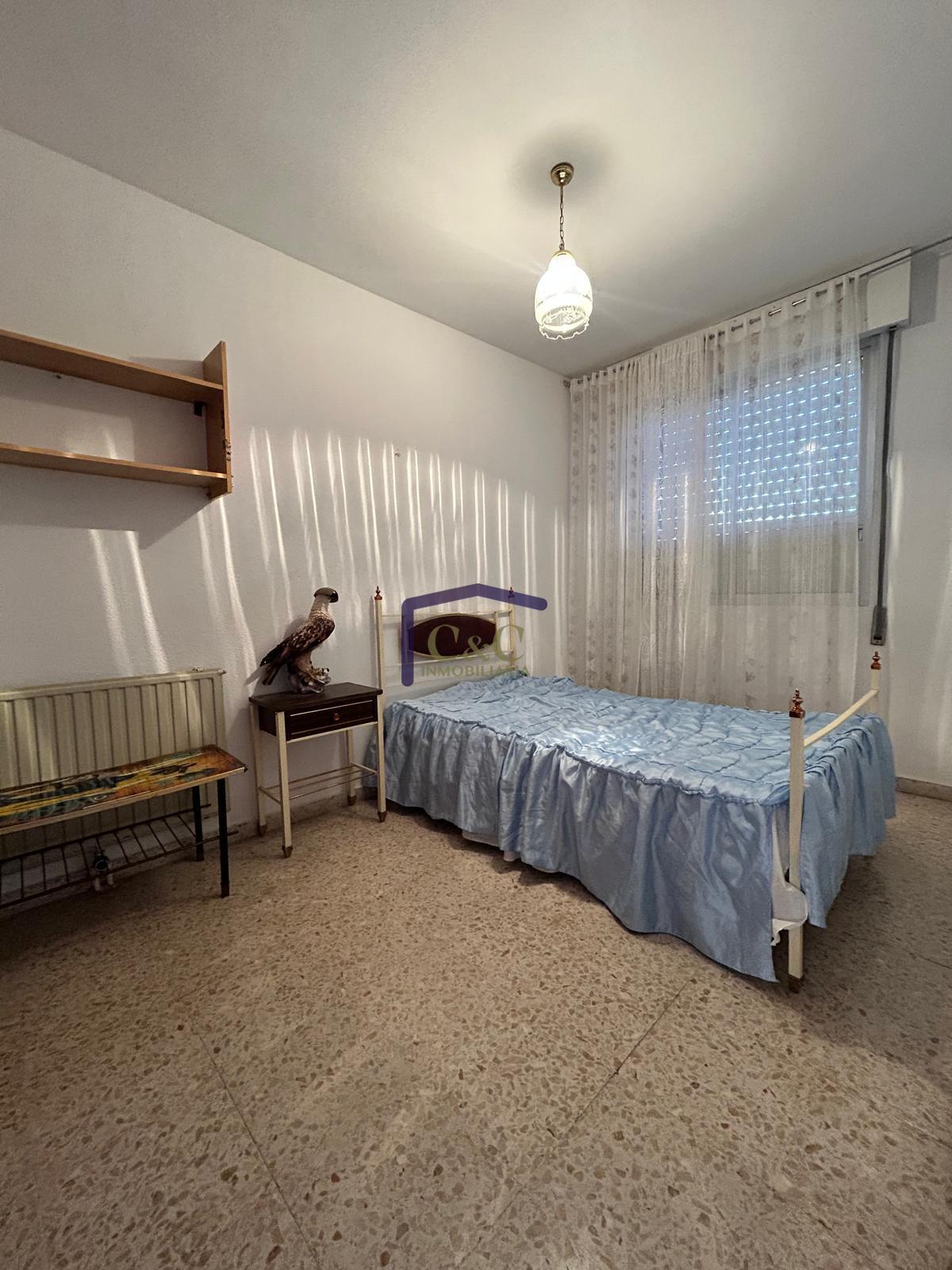 For sale of flat in Manzanares