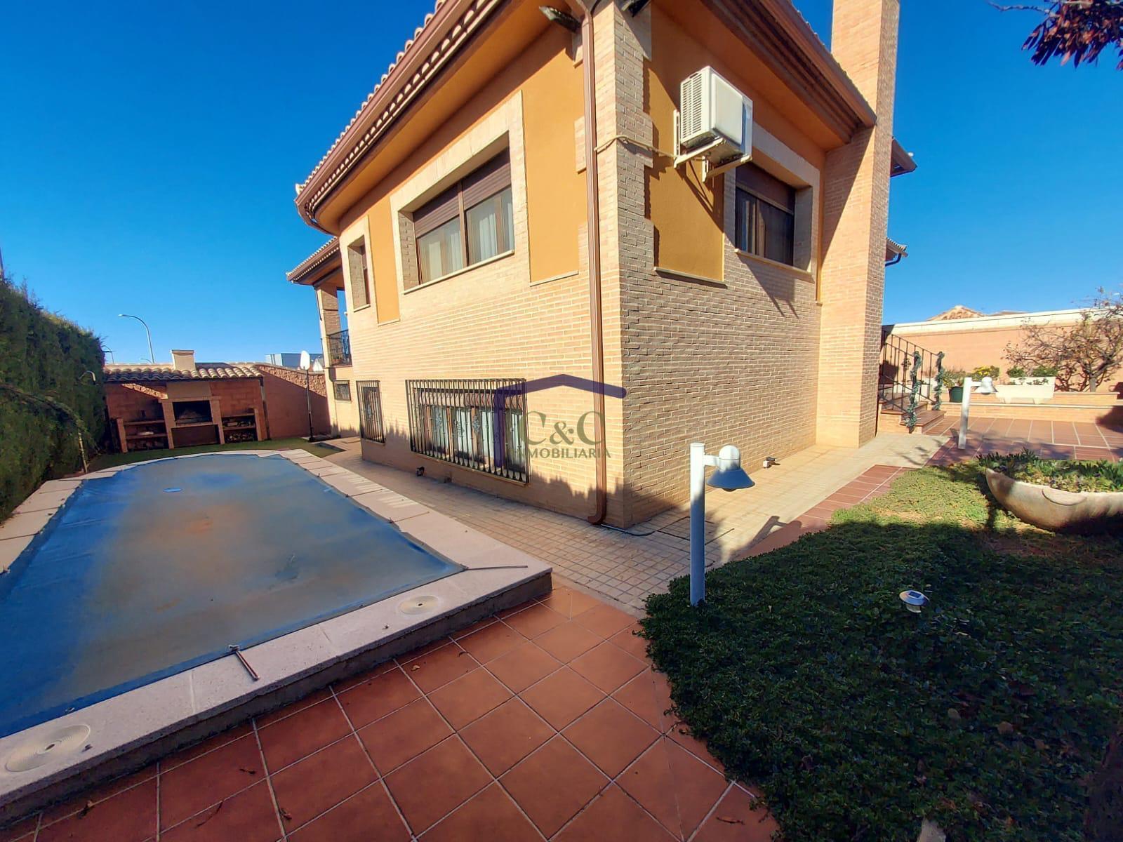 Venta de casa en Valdepeñas
