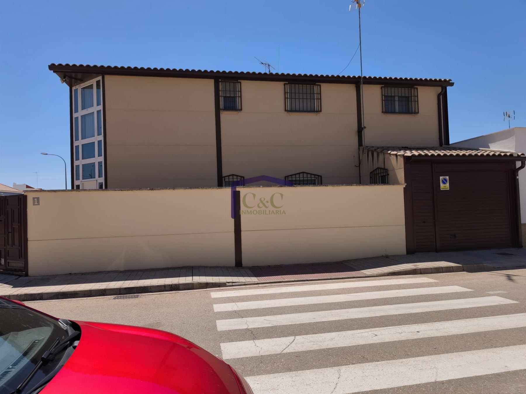 Venta de casa en Manzanares