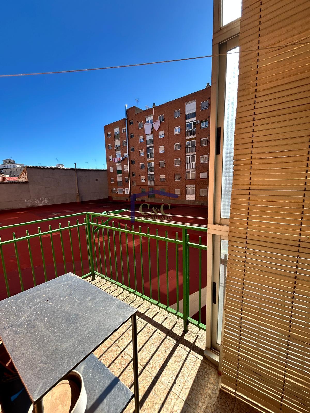 For sale of flat in Manzanares