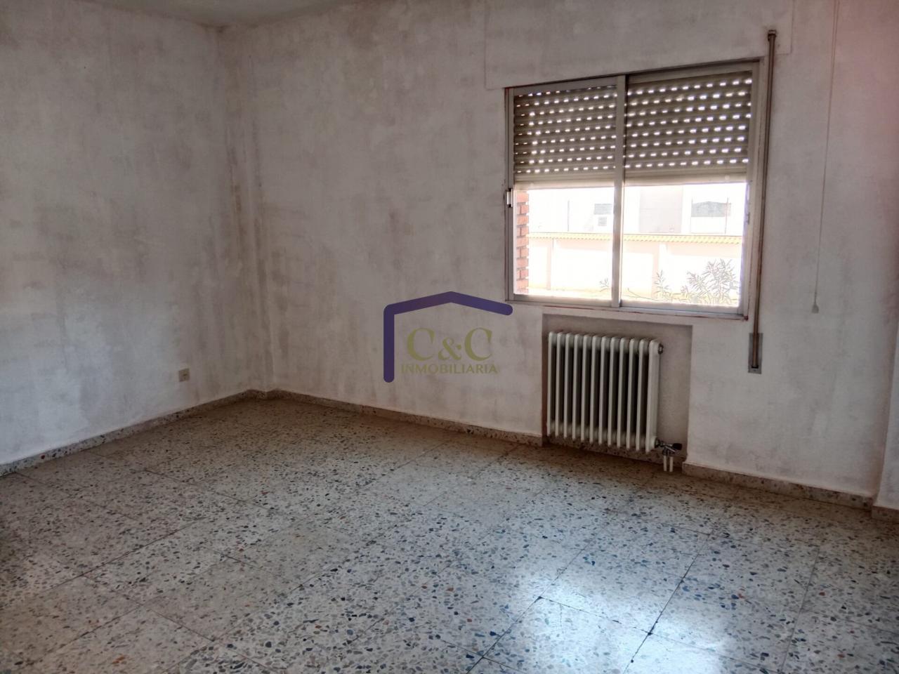For sale of flat in Manzanares