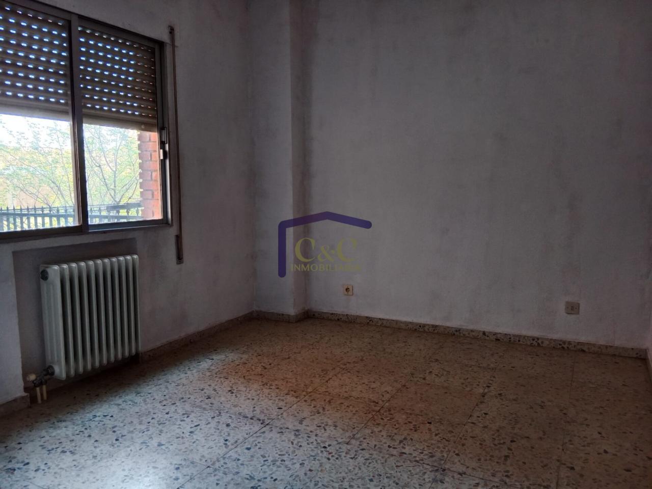 For sale of flat in Manzanares