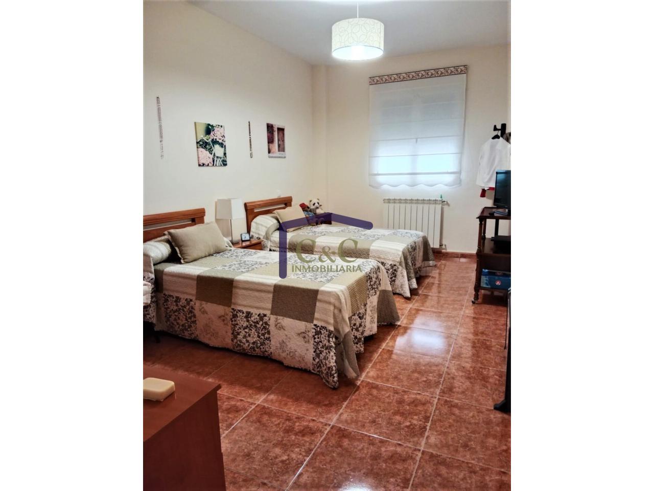 For sale of flat in Manzanares