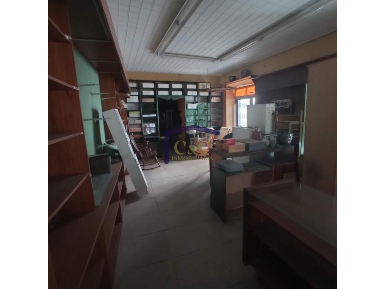 For sale of commercial in Manzanares