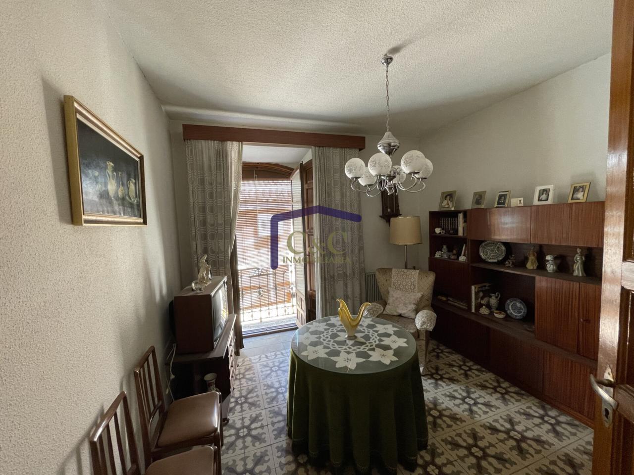 For sale of house in Valdepeñas