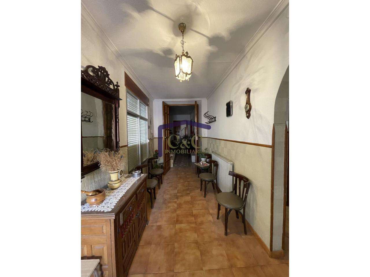 For sale of house in Valdepeñas