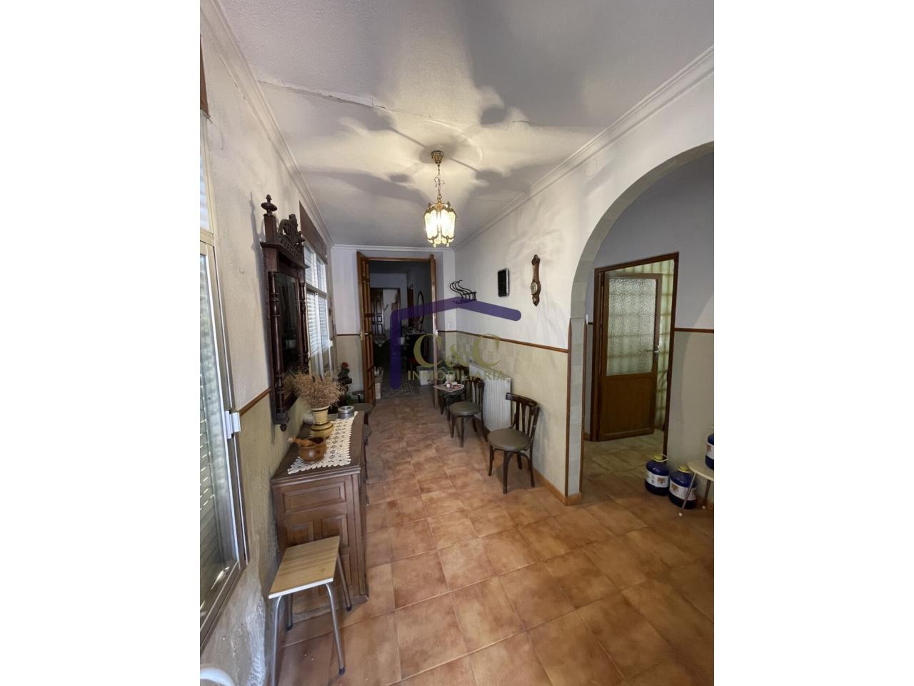 For sale of house in Valdepeñas