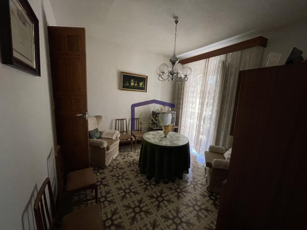 For sale of house in Valdepeñas