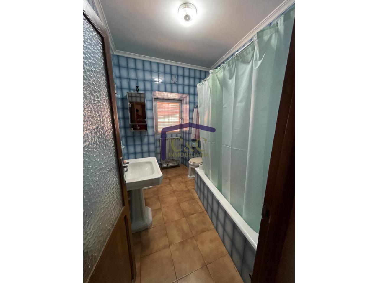 For sale of house in Valdepeñas
