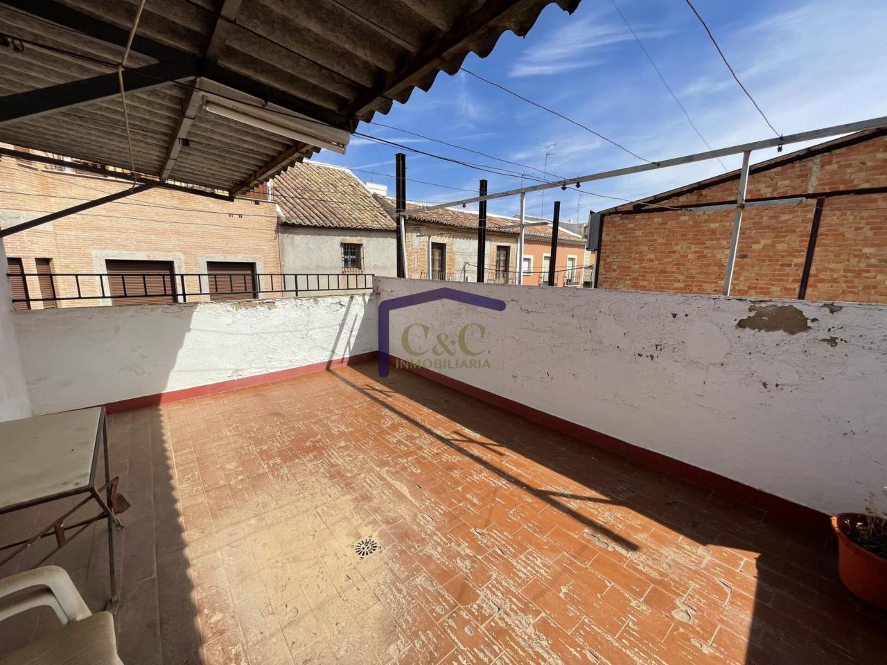 For sale of house in Valdepeñas