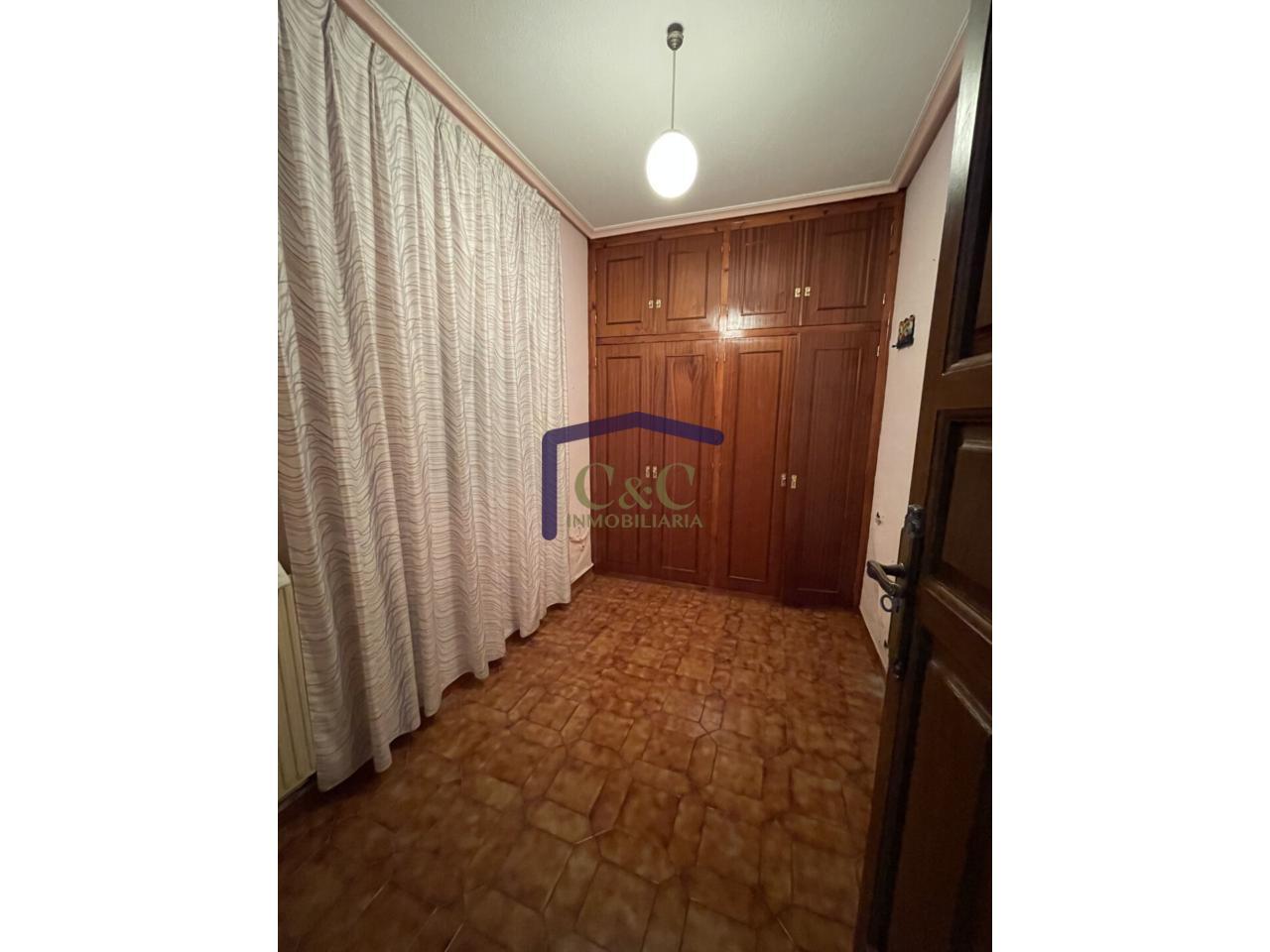 For sale of house in Valdepeñas