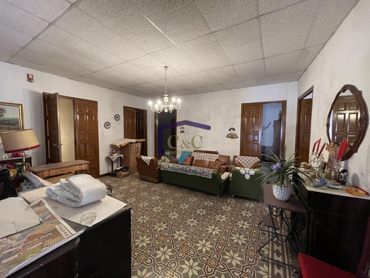 For sale of house in Valdepeñas