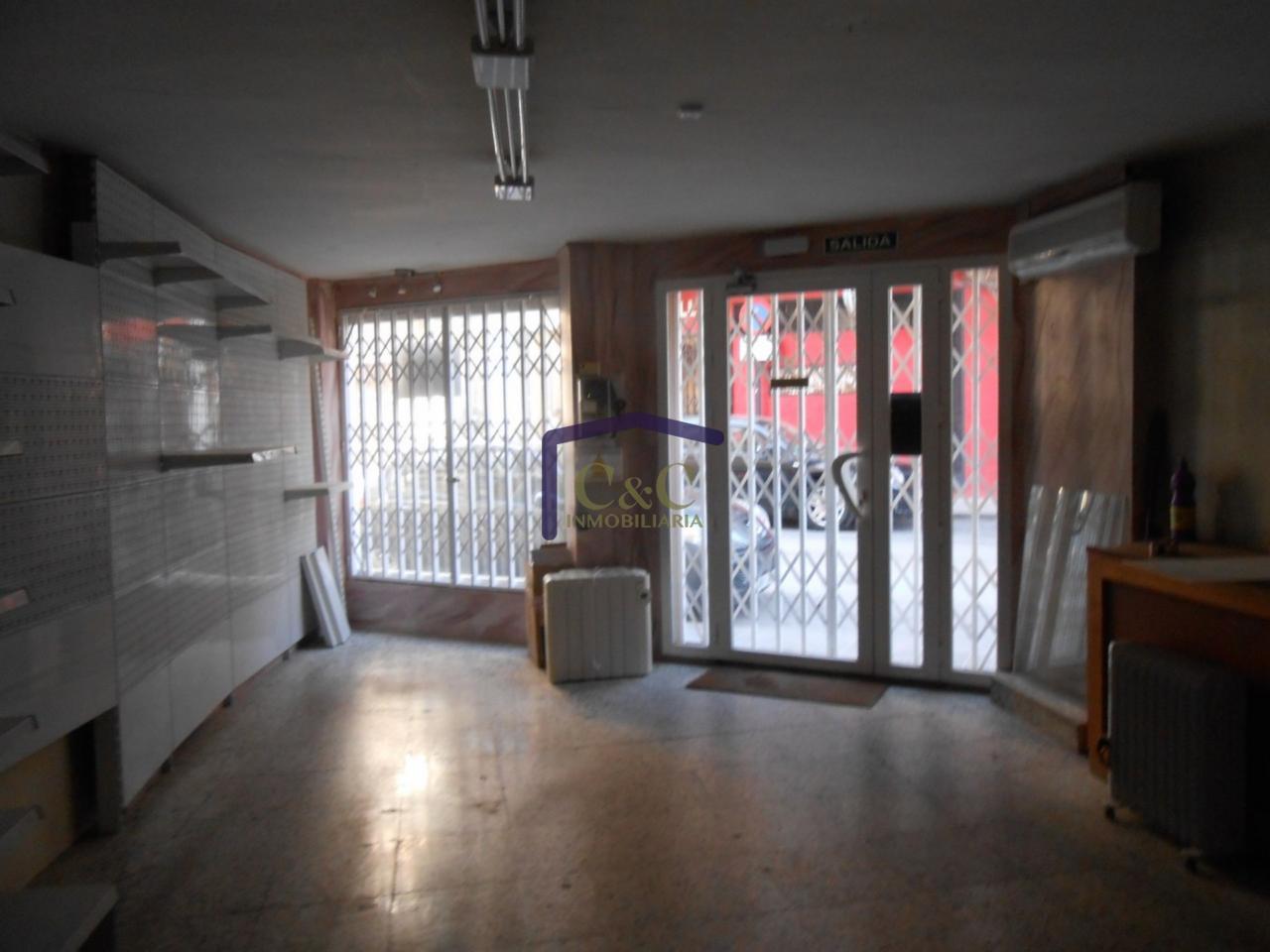 For rent of commercial in Manzanares