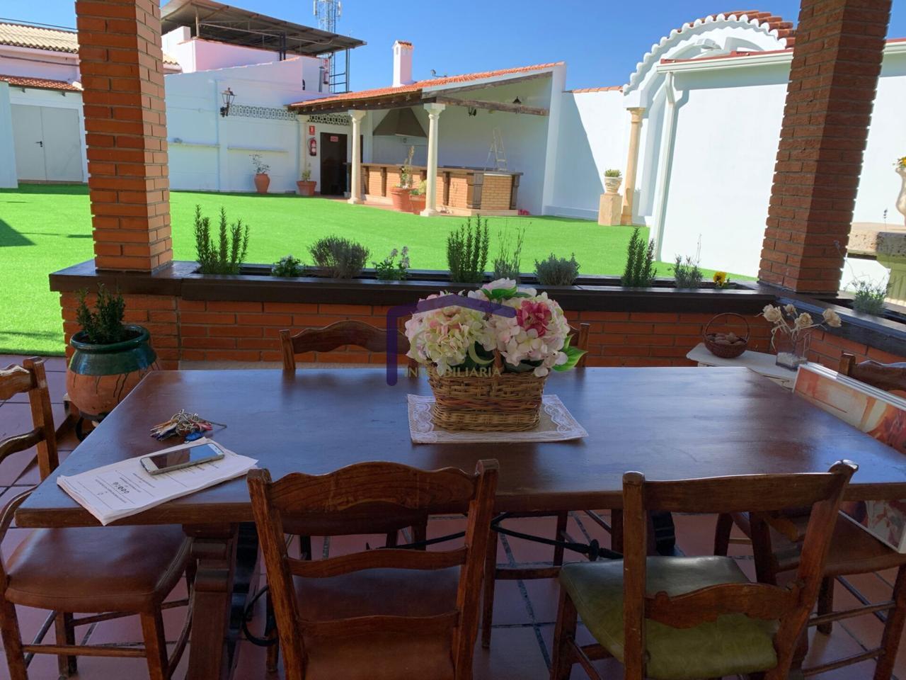 For sale of house in Valdepeñas