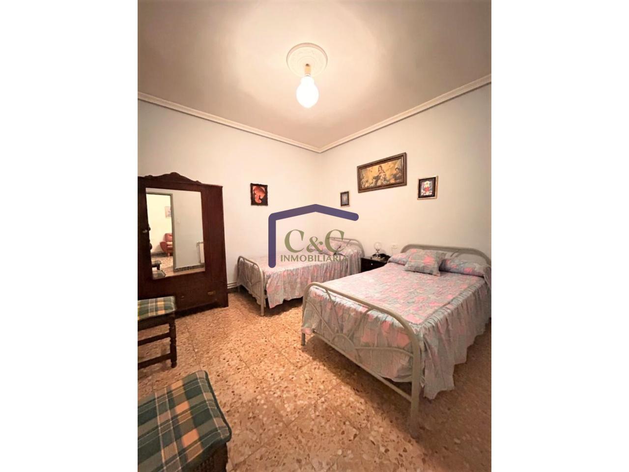For sale of house in Manzanares