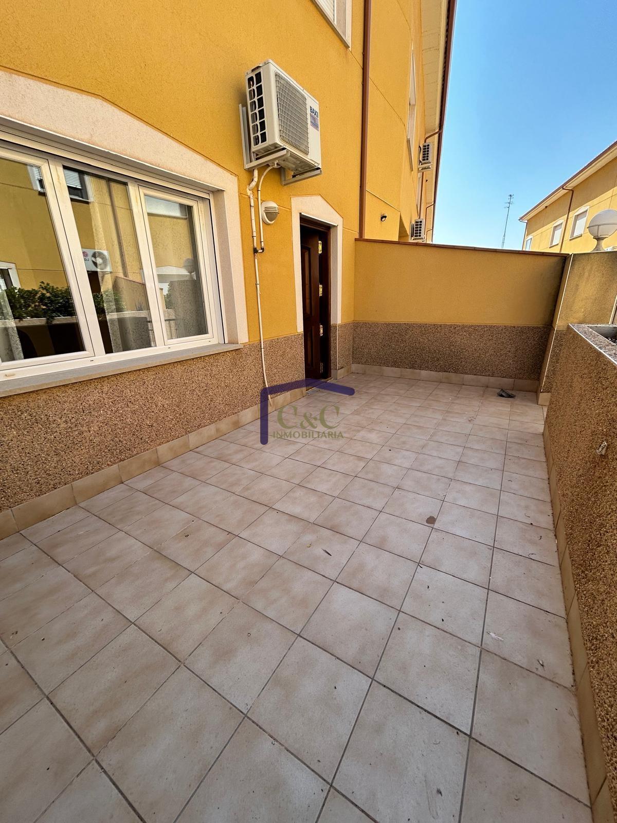 For sale of house in Membrilla