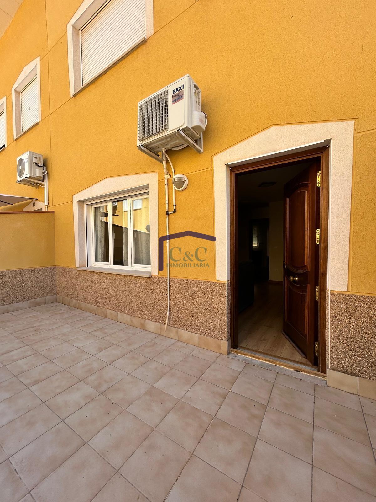 For sale of house in Membrilla