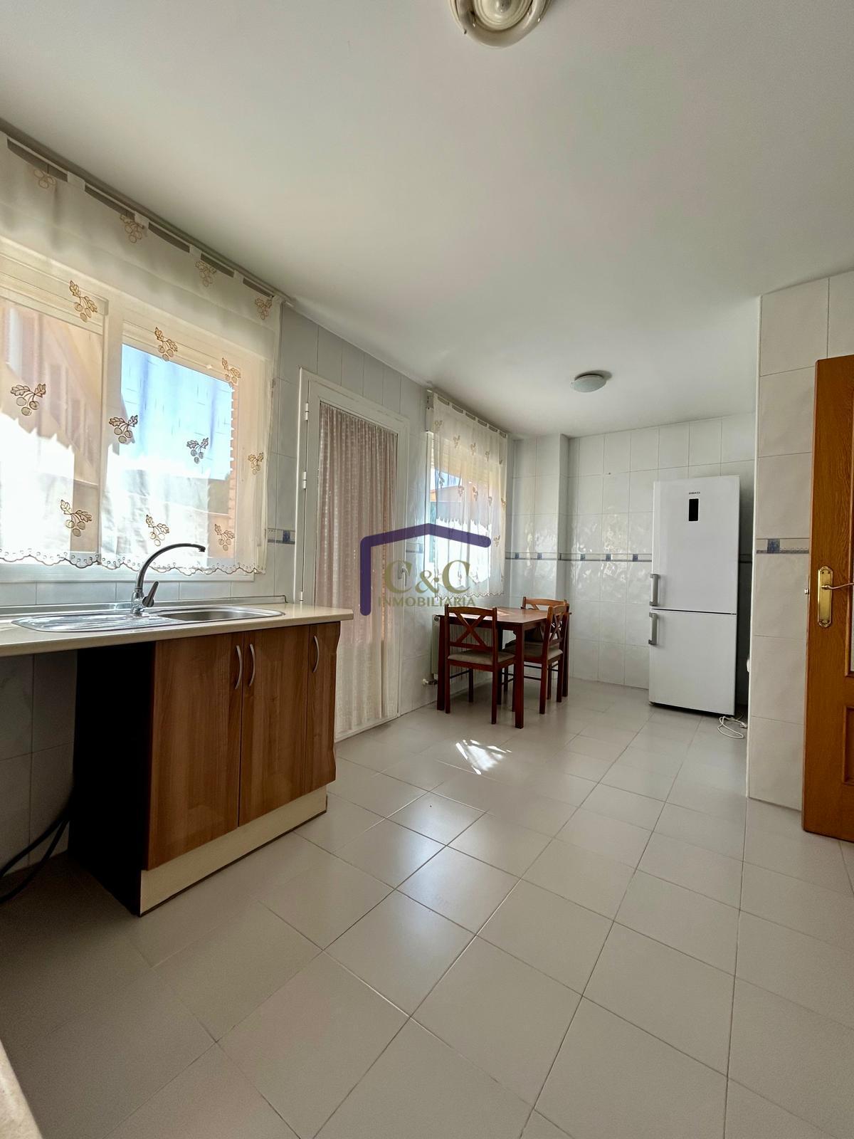 For sale of house in Membrilla