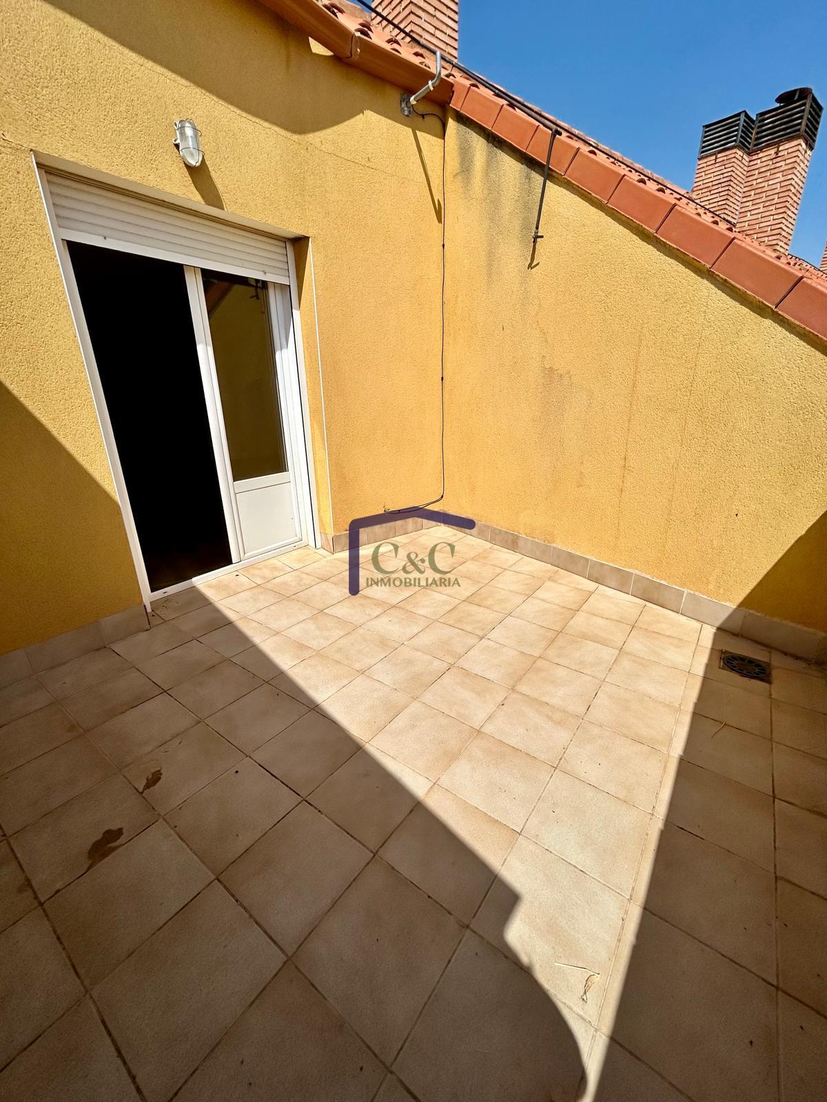 For sale of house in Membrilla