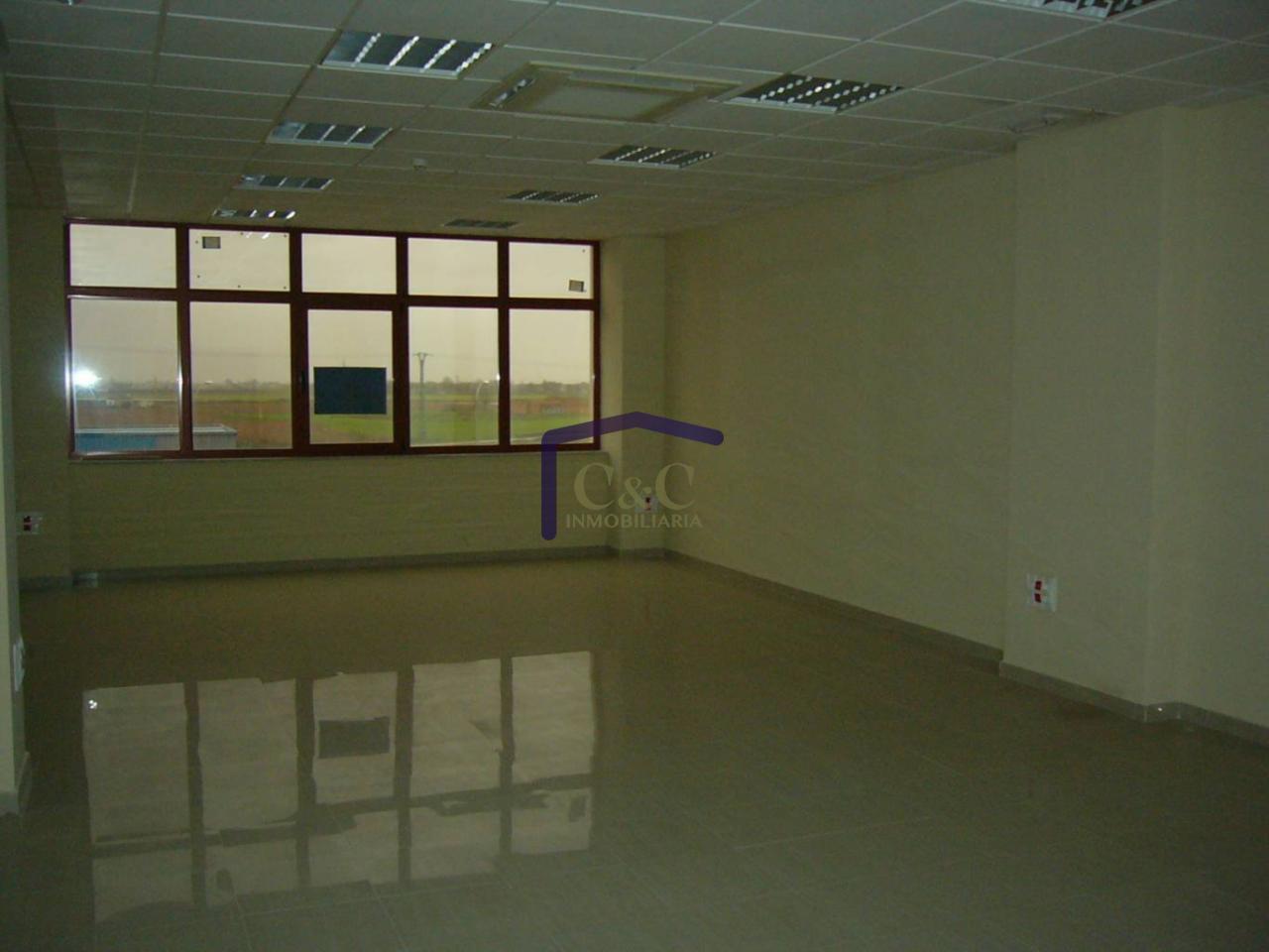 For sale of commercial in Manzanares