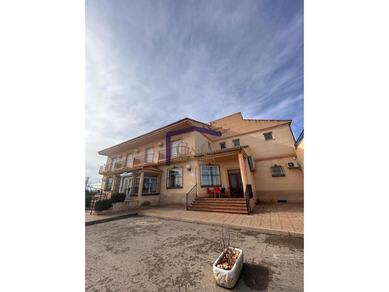 For sale of house in Valdepeñas