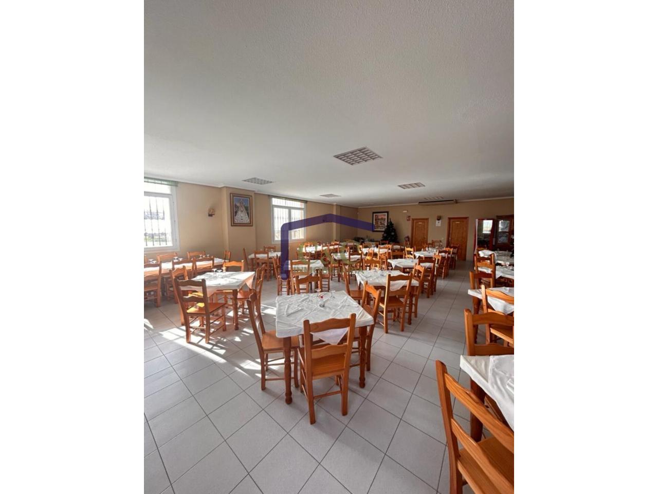For sale of house in Valdepeñas