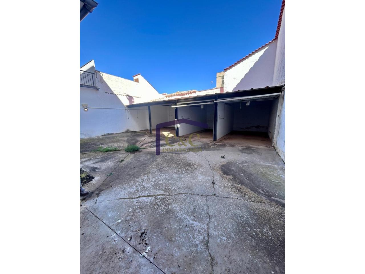 For sale of house in Manzanares