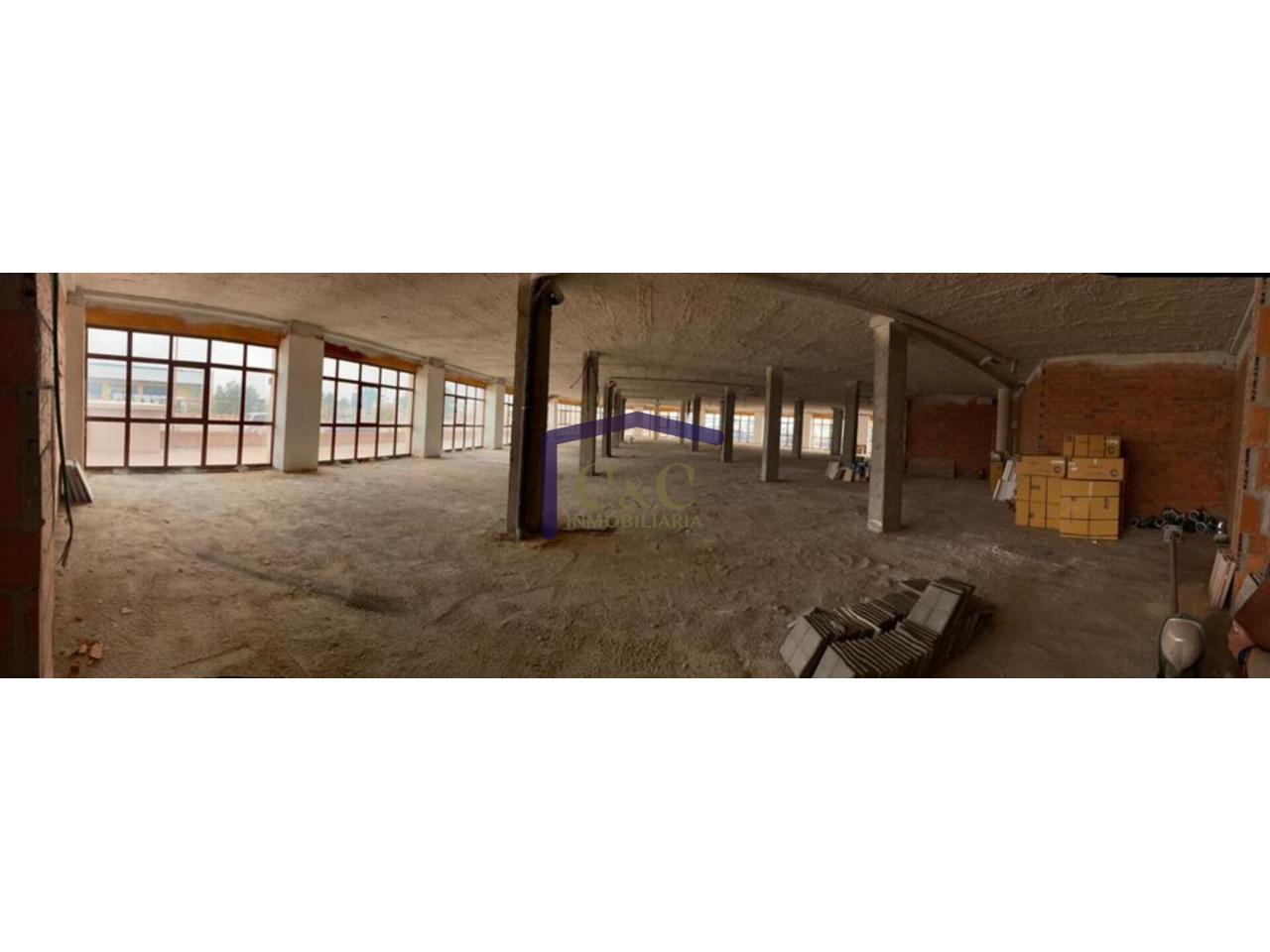 For sale of commercial in Manzanares