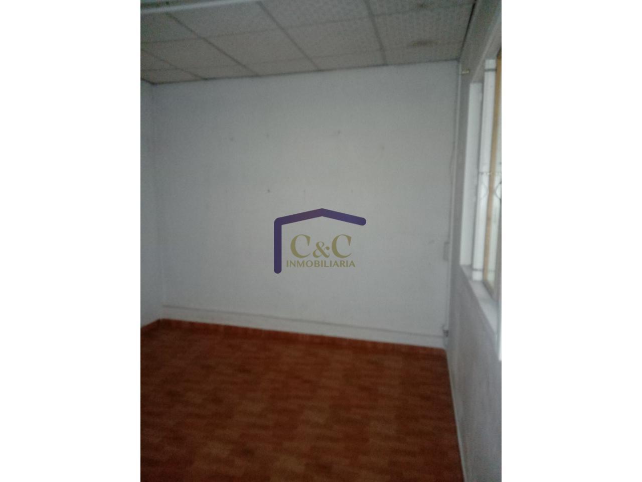 For rent of commercial in Manzanares