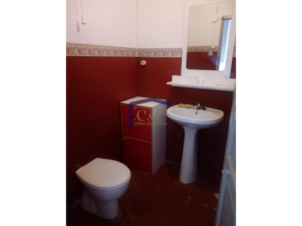 For rent of commercial in Manzanares