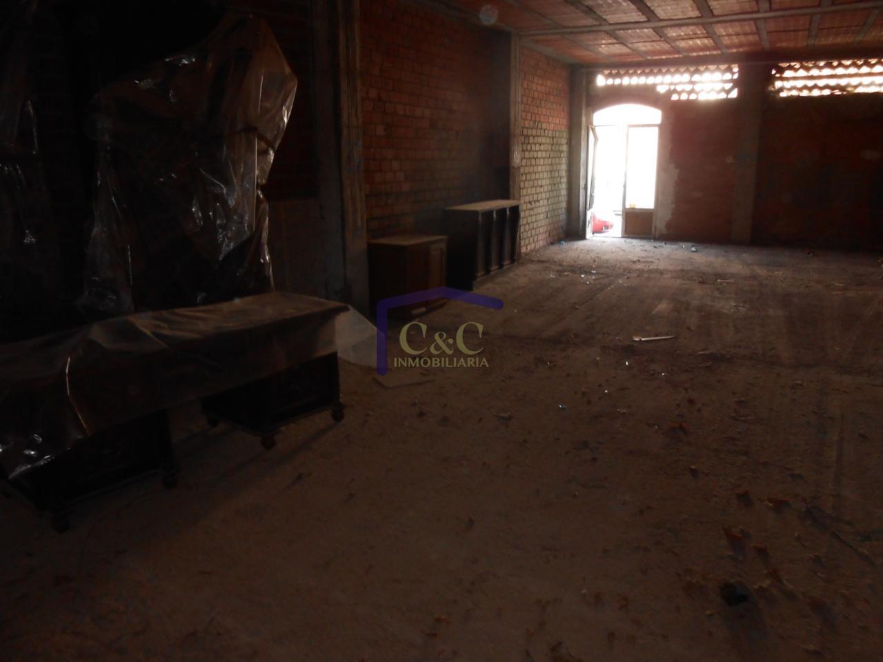 For sale of commercial in Manzanares