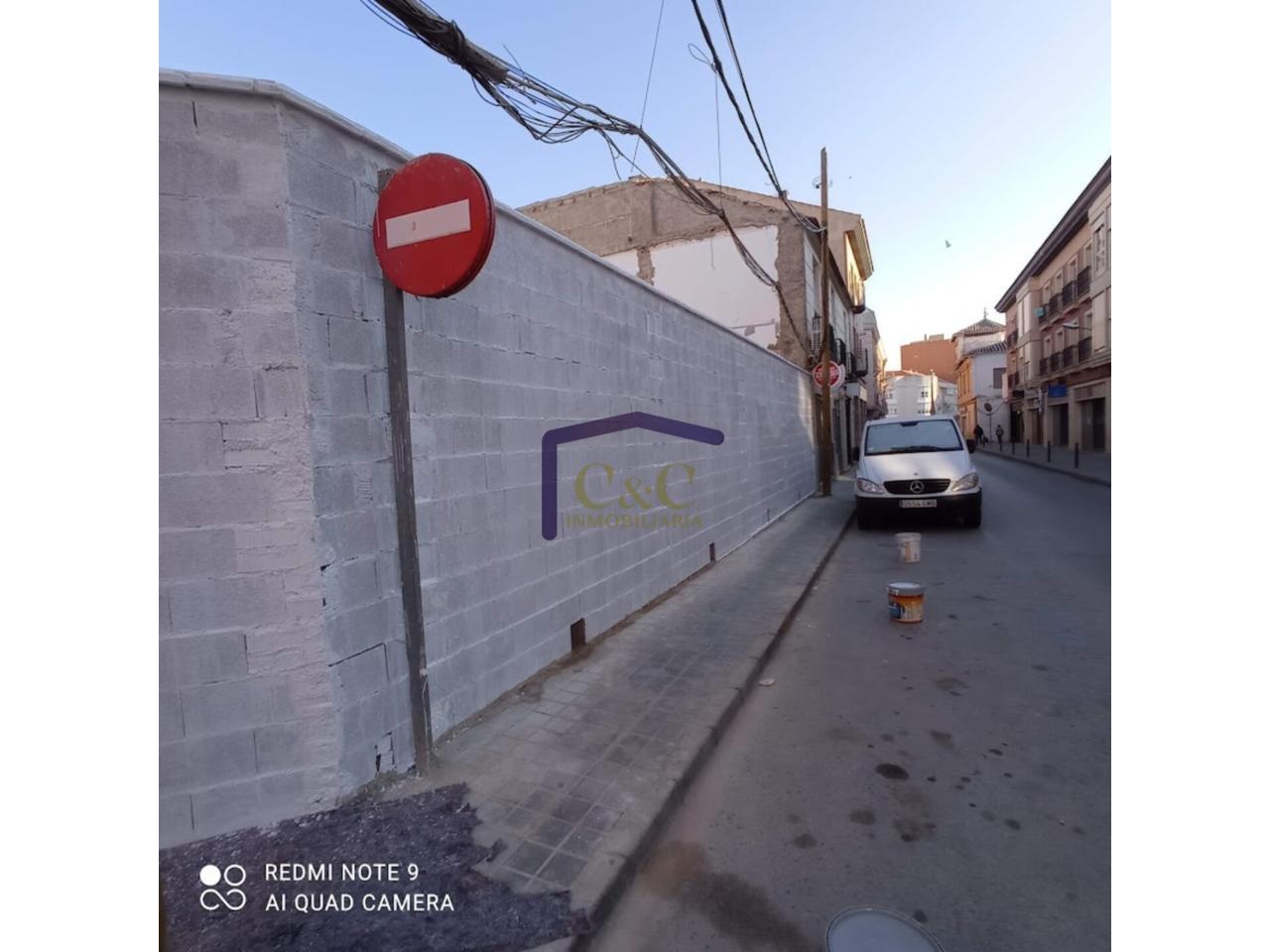 For sale of land in Manzanares