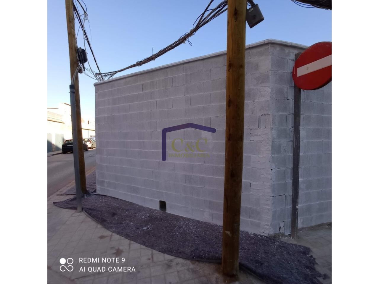 For sale of land in Manzanares
